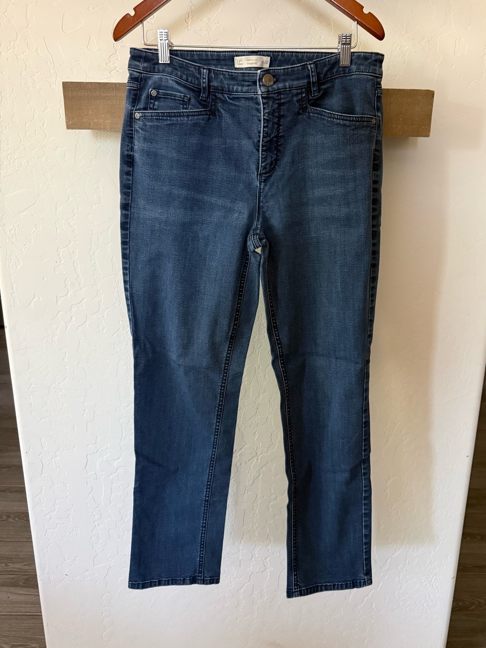 J Jill|slim straight classic blue jeans,smooth fit size 10•••closet staple